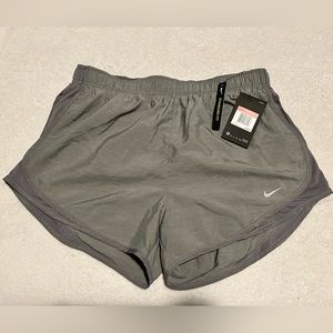 ❌SOLD❌NWT Women’s Nike DriFit Tempo Shorts Size Large